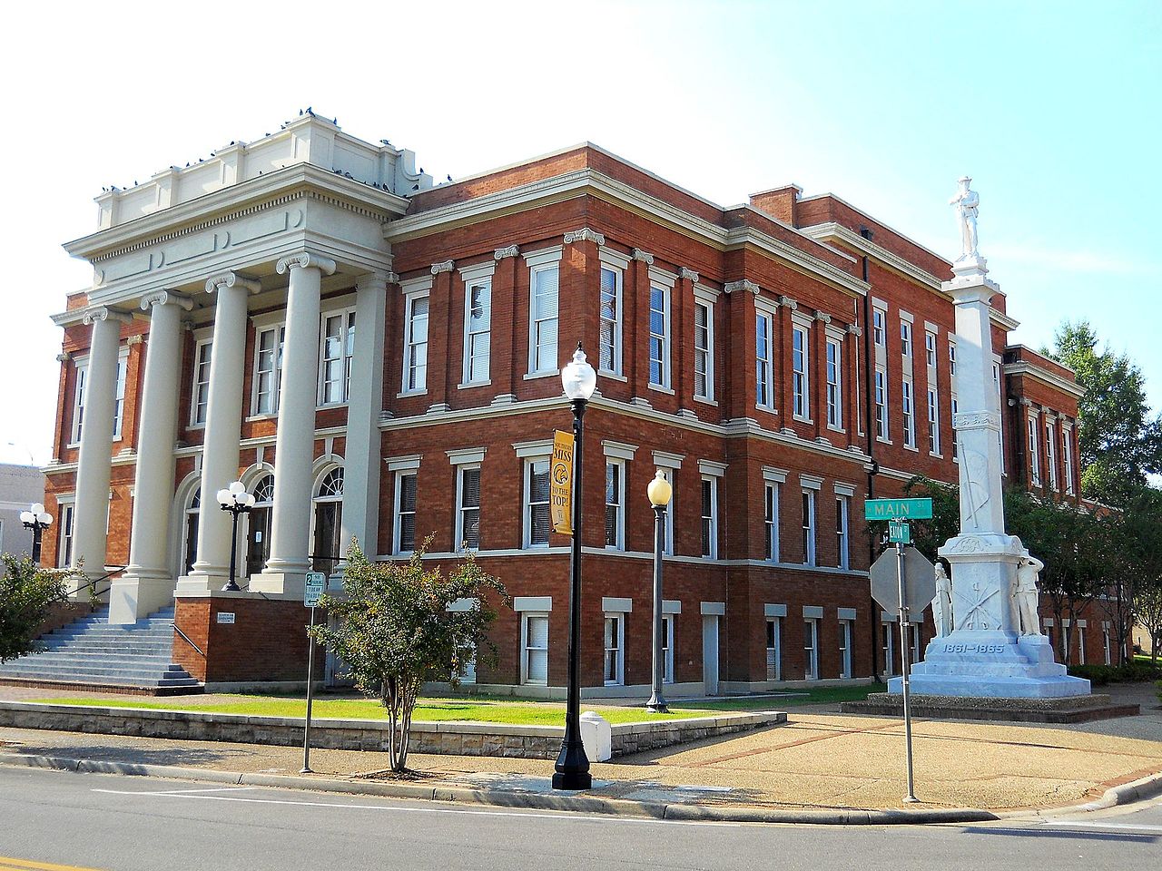 Living in Hattiesburg, Mississippi Tips for Moving and Visiting 2023